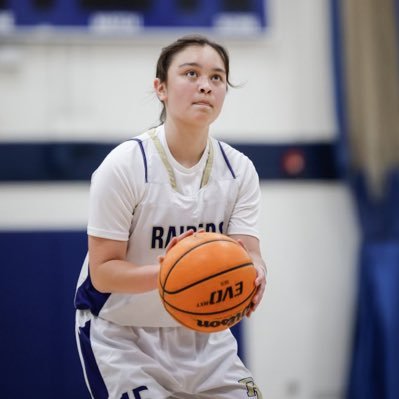 SG #30 🏀 ‘25 at John A Rowland High School, Rowland Heights, Ca.  West Coast Elite 17u National - NCSA member (IG: @Czarina_powell35 & @Czararez)