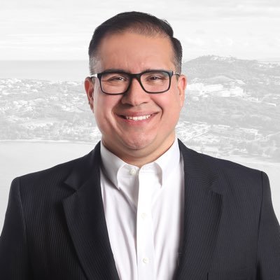 ex Comisionado Electoral PPD, Abogado-Notario, Profesor universitario y puertorriqueño.