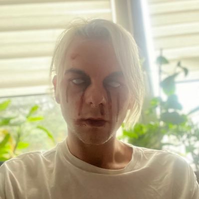 ✖✖i'm bored come play with me✖✖ preferred pronouns are they/them~ gender bender, cis-tem offender, '90s bby