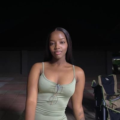 🇿🇦🇧🇼
5'1 w locs👩🏽🦰
& an f1 fan
