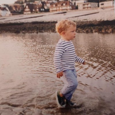 matloyed's profile picture. Cursed tech, synthwave, soulsborn games and Asean. In BKK now. Lefty libertarian probably. E/Acc enthousiast.
Tinker chief @BlueSecure_fr
🇭🇰 🇫🇷 🇹🇭