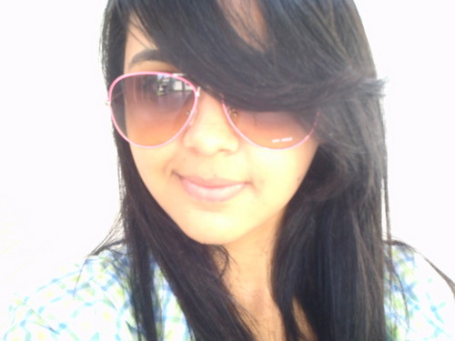Sou uma menina meiga e levo a vida simplismente...quer saber mais?então follow-me!