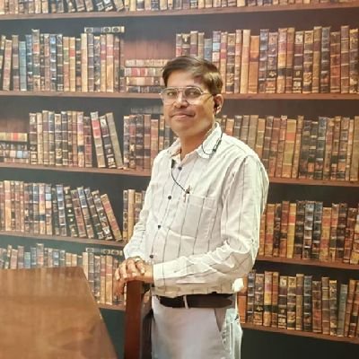 ADVOCATE, JOURNALIST, RTI ACTIVIST.
देह शिवा बर मोहे ईहे, शुभ कर्मन ते कभुं न टरूं। न डरौं अरि सौं जब जाय लड़ौं, निश्चय कर अपनी जीत करौं।