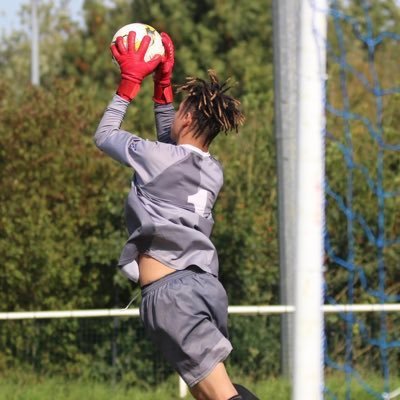a_h01der's profile picture. Undergraduate @UniofOxford | Non-League Goalkeeper