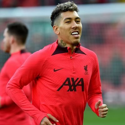 Love always wins . Medical student 🩺 #HalaMadrid #YWNWA❤️ Jeremiah 29:11. A candle has always lost nothing by lighting another..! @Lfc