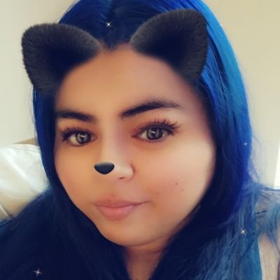 AstridBoricua's profile picture. #PerthSanta 
#YinWar