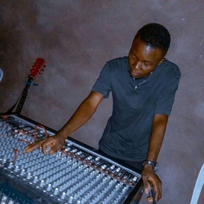 Am a BSC holder in quantity surveying
An audio engineer
Passionately doing it
A musical instrument engineer too
I got you anytime you need me
📞09075652111