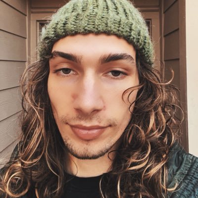 gayufobby's profile picture. 🤎