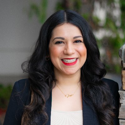 hellojosefa's profile picture. 💙Sr. Marketing Director at Coldwell Banker Tomlinson (WA/ID)• Create Beautiful & Meaningful Work 💙