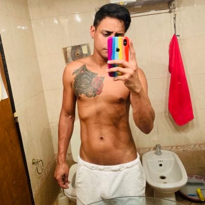 ♥NoTomesLaVidaConTantaSeriedad♥ 🌎 Ccs 🗓️22/12/94 ♑️capricornio♑️ 🇻🇪Venezolano🇻🇪 ♥ 🇦🇷Argentina🇦🇷 Simple-- ElQuePuedeHaceElQueNoCritica ♥