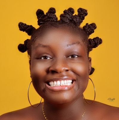 Favoriwrites's profile picture. Medical Student| Founder @ButterFly__Fam | Autoimmune Awareness Advocate| Award winning Content writer, spoken word artiste and Poet| Student Researcher