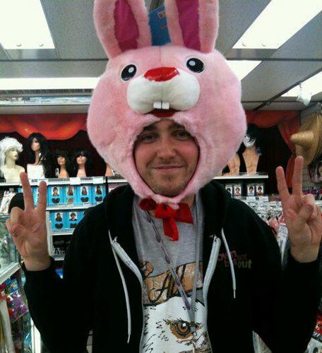 I fucking ADORE Josh James Alphonse Franceschi! he tweeted and RTed me 24/5/11 and my ovaries exploded. SAY BONJOUR YEH? @FueledByLithium c: