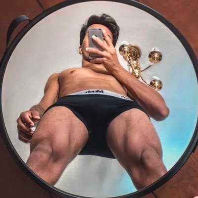 elvisnaomorreuu's profile picture. ( This is the experience of bein' an American whore )