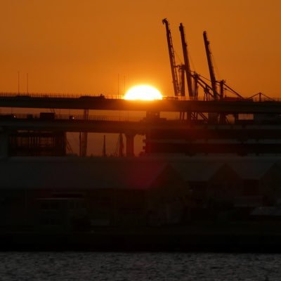 zeku1731's profile picture. 仕事は某所で社会福祉士。 …旅に出ては、自分が何もしていないような時も、季語が触れてきていたのを思い出す。