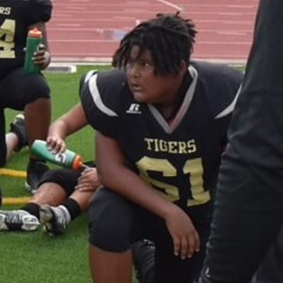 ATH // Houston TX // class 2026 // 4.14GPA // 🏈 // Email: demarcusgreen0104@gmail.com Phone# (832)674-5446