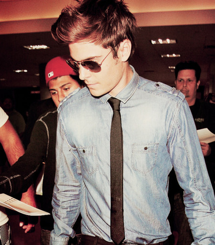 ZacharryEfrcn's profile picture. I'm a Gentleman. That's all you need to know.