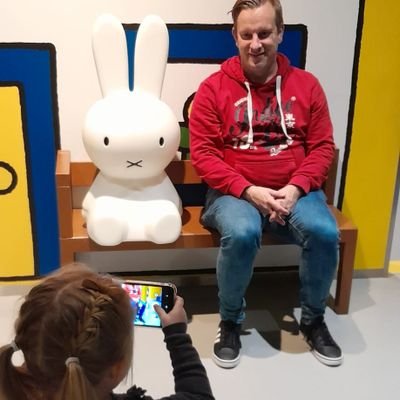 den19nis83's profile picture. Papa van Sophie en Floortje, Getrouwd met Diaan, Mobiliteit & Innovatie, liberaal, Heijmans, wielrennen, Italië, lachen=gezond