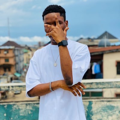 Davidolaniya's profile picture. Man of the Sea | Mini Surfer