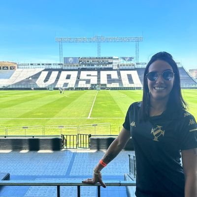 Camilla68481032's profile picture. Carioca, vascaina, casada e esquerdista. Artista Circense! 🎪✌️