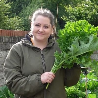 Hobby Gardener &  Home Cook!
Passionate about growing vegetables in a tiny urban space and making videos about it!