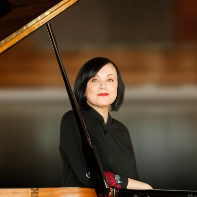 VALVANERA BRIZ CORCUERA
Pianista riojana especializada en Piano Romántico Español y Riojano
🎹