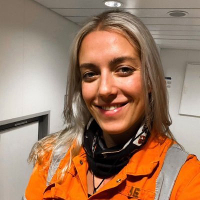 sara28788's profile picture. Official | Disclaimer on content
⎈ Marine Engineer ⚓️🛠
◈ My life at sea & beautiful destinations 🥥🌴☀️