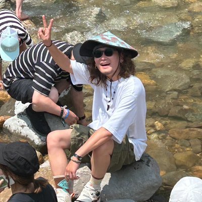 ntk_be's profile picture. プログリットでWebディレクター兼いろんなクリエイティブ関連のディレクションをしてます。小売、教育系事業会社、デザイン制作会社を得て現職。デザイン/映像/テクノロジーのことが主戦場。古今東西の音楽と山と車輪の付いた乗り物が大好き。フジロッカー