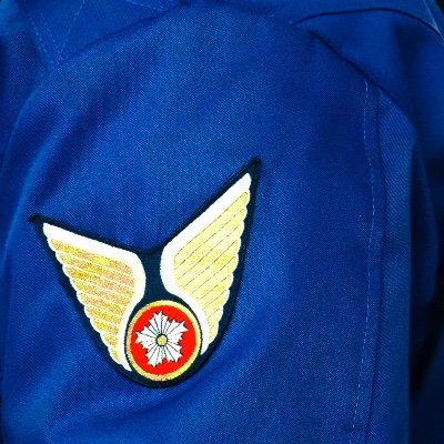 無言フォロー失礼します
パトカーばっかり撮っている学生です
文房具 レザークラフト 模型も
カメラはOLYMPUS OM-5、EM-10、PEN S、EE2
サブ垢@wakaba_p2(鍵)