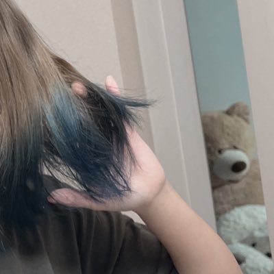 _zkmgr's profile picture. 👧🏻3y / 🎮 📚 🎥 💄