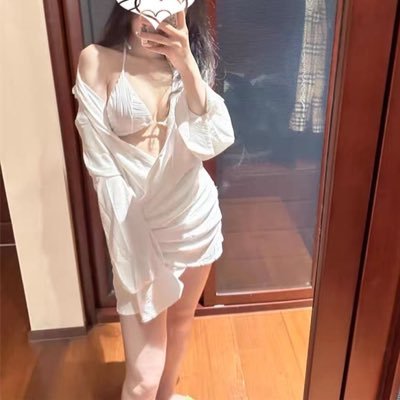 💋#00後 #妹妹 #ptgf🇭🇰大學生兼職 21y 166 48kg 只線下約 可以下方tg傾我👇👇期待你們的來信 💋