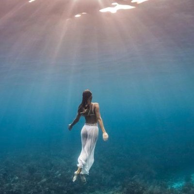 CatherineAsto12's profile picture. Live