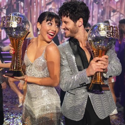 fanpage for the cast of #dancingwiththestars SEASON 32 BEGINS SEPTEMBER 26TH ♡