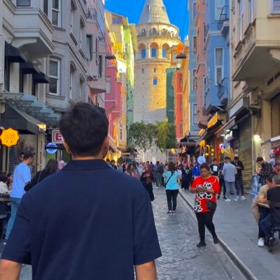 Adam olmaz diyenlere rağmen insan olma yolunda.