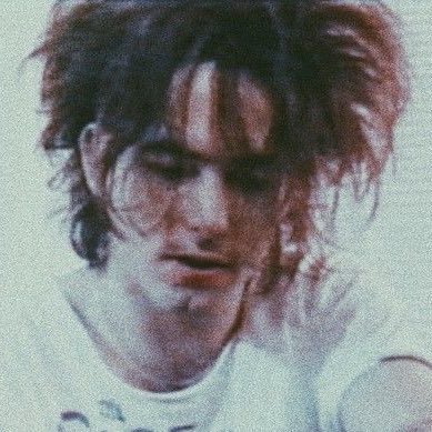 daily robert smith pics yayyay (il probably forget this but still) run by @1d0ntex11st