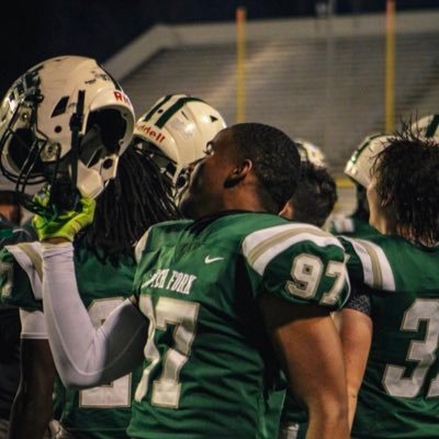 5’11 200 OLB🏈/ Dutch Fork High/ 3.9 GPA/NCAA ID: 2304862804/ Cell:8034774333