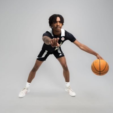 DME Academy |C/O 2024| 6’0 guard| 152lbs|PS 16:8 | 3.1 GPA