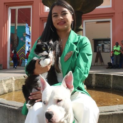 Mujer |Edilesa de localidad de la Candelaria | @Partidoverdecol 🌻 |Administradora Pública | Proteccionista y Rescatista de animales.