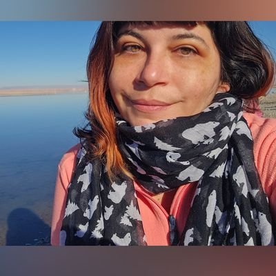 Antifa/ Cicloativista/ Cirurgiã Bucomaxilofacial
Trabalhadora orgulhosa do SUS
Estudante do SMD-UFC
Filha de Nanã
100% pró coentro
Uma chata carismática
