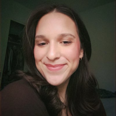 emilyellis24 Profile Picture