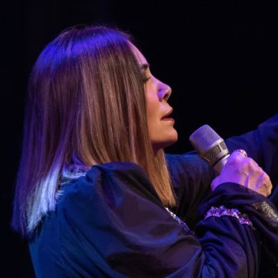 Cantante y Productora de origen peruano, Artista de UNESCO Para La Paz, vive desde hace 44 años en México, 45 discos grabados, ha cantado en los 5 continentes.