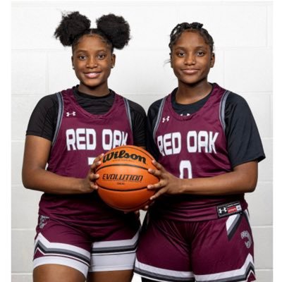 Ariele & Ariana Warren ⛹🏾‍♀️⛹🏾‍♀️are 2028 ballas in TX. Follow us! #Psalm 46:5🙏🏾 #2028❣️