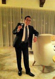 Master Butler
ww.One&http://t.co/ZolYtl5lGY