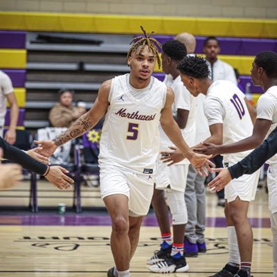 |6’1 172.4 lb guard| |c/o2024| |3.53 gpa| Northwest Classen highschool 💛💜|servants basketball 17u|email:quencymcvay215@gmail.com|