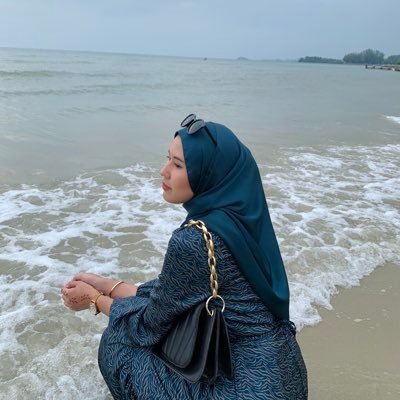 auni_azra's profile picture. 🌊