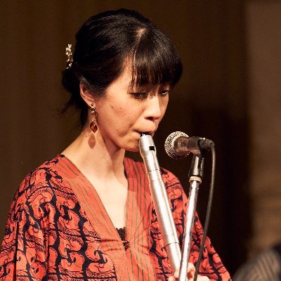 irishoko's profile picture. 作曲します。アイリッシュ音楽やってます。ホイッスル吹きます。コンサーティーナも弾きます。ピアノも弾きます。主に“きゃめる” @camel_irish “tipsipúca（ティプシプーカ）” @tipsipuca というユニットで活動中。
アイコンの写真は 進藤綾音 @ayaneshindo さんに撮って頂きました。