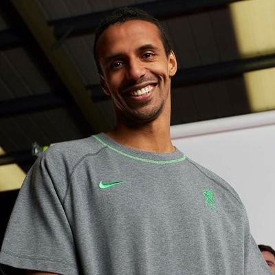 27y/o red gal for life YNWA🔴⚽️ #1 joel matip🥥kostas tsimikas🇬🇷and endo🇯🇵fan❤
also support my local team notts county⚫⚪