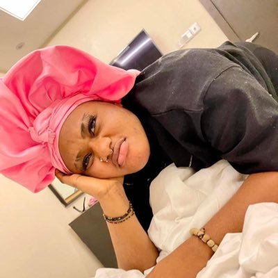 I love food, I love you, I love MANCHESTER UNITED and I love God and oh..!.. I play bets too..!/Tiktok: chubbi_goddess…Thank yoouuu..!!!