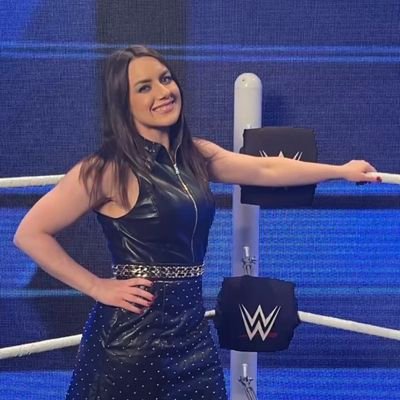 single full on female #parodyaccount #dramafree #nodrama (not @wweNikkicross) #backupaccount