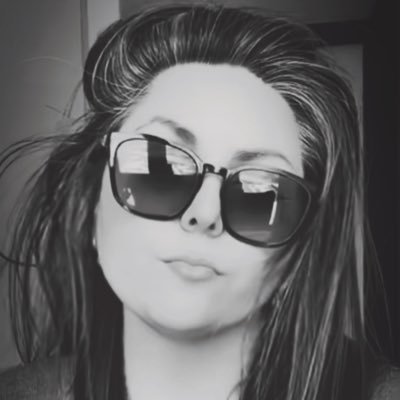 IA enthusiast. Casada con Data Science, apasionada por los algoritmos de Machine Learning, amante de la Fotografía y el Arte.