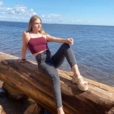 Sreenidhi166710's profile picture. Friendly chatterbox 🗨️
Ready to talk about life, interests, and everything in between! 🌈